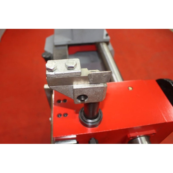 Копіювально-токарний верстат Holzmann DBK 1300
