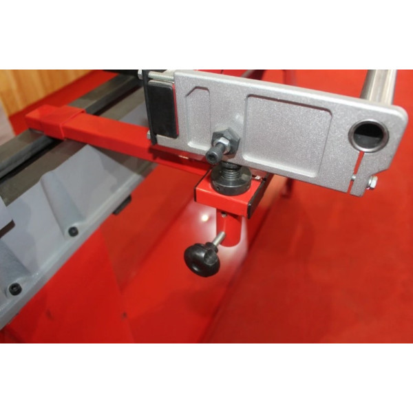 Токарний верстат для обробки і заточки заготовок Holzmann VD 1100N