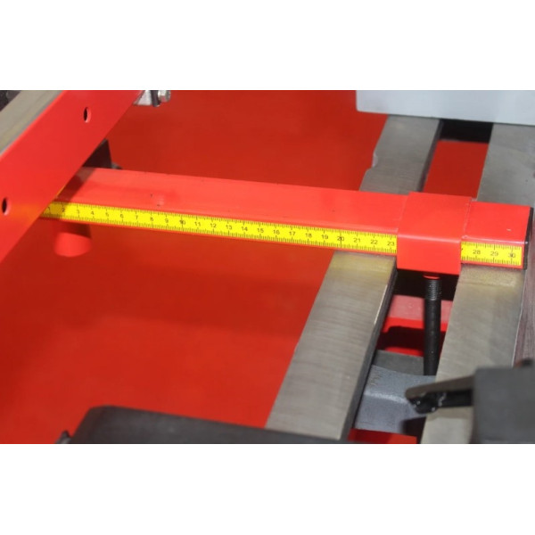 Токарний верстат для обробки і заточки заготовок Holzmann VD 1100N
