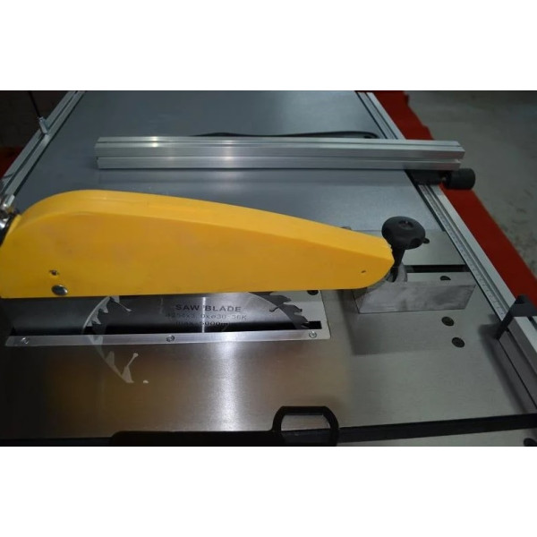 Циркулярна пила Holzmann TS 250